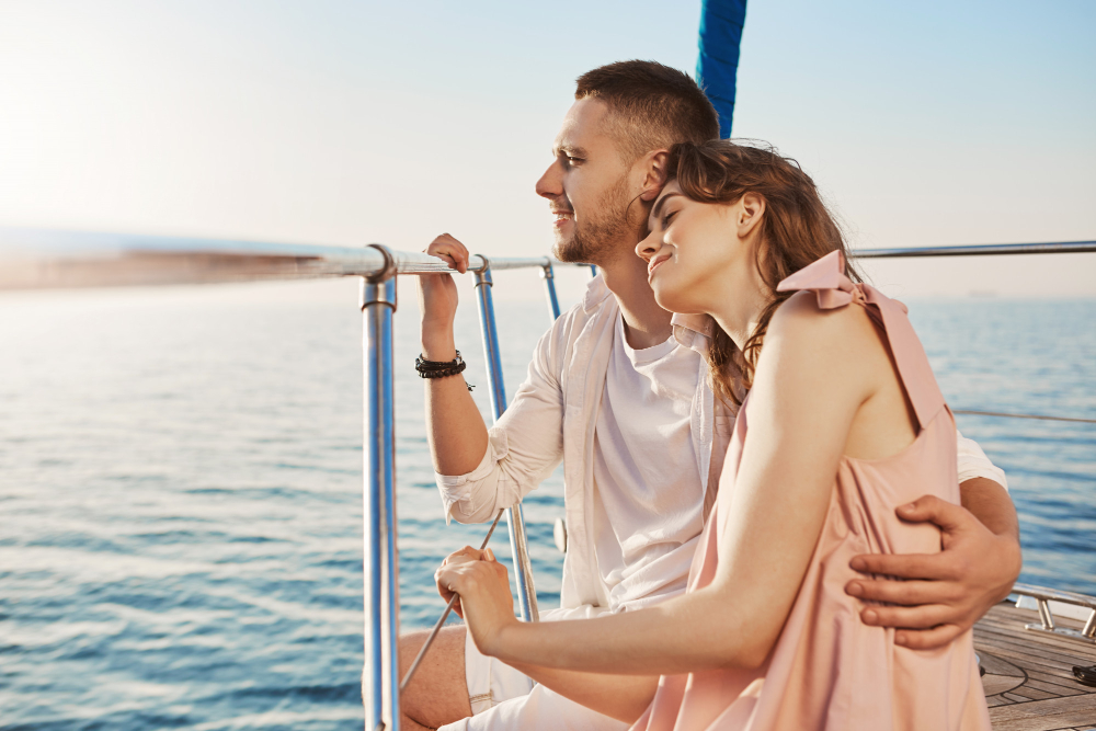 Love on the Waves: Discover the Ultimate Romantic Cruise Experience in Dubai