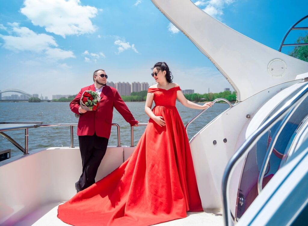 How to Plan a Perfect Romantic Celebration on a Yacht in Dubai